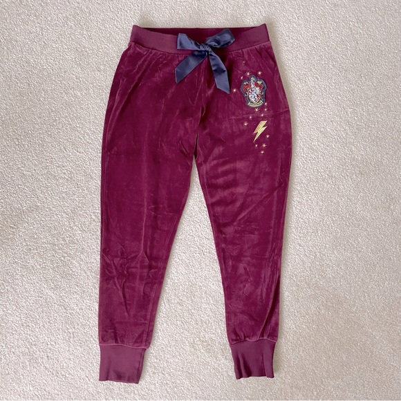 Harry Potter Gryffindor Pajama Set Logo Velour Velvet Burgundy Gold Loungewear - Picture 7 of 15